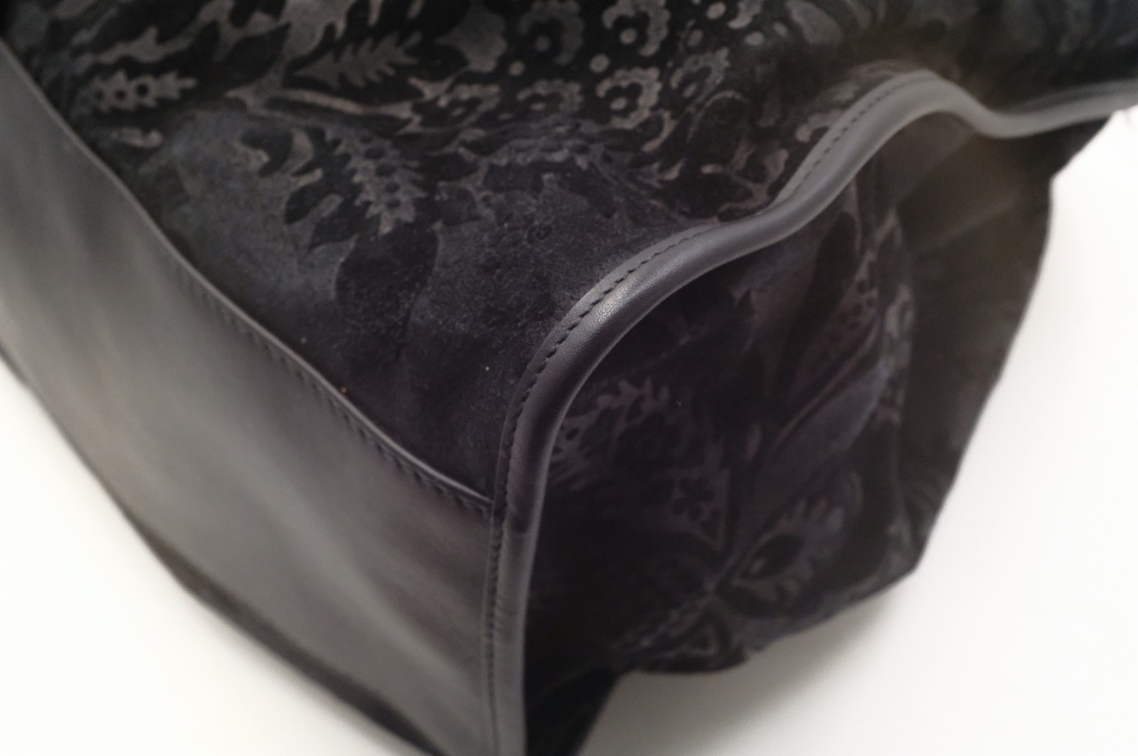 Authentic Gucci Soft Stirrup Tote Bag in Black Suede 296855