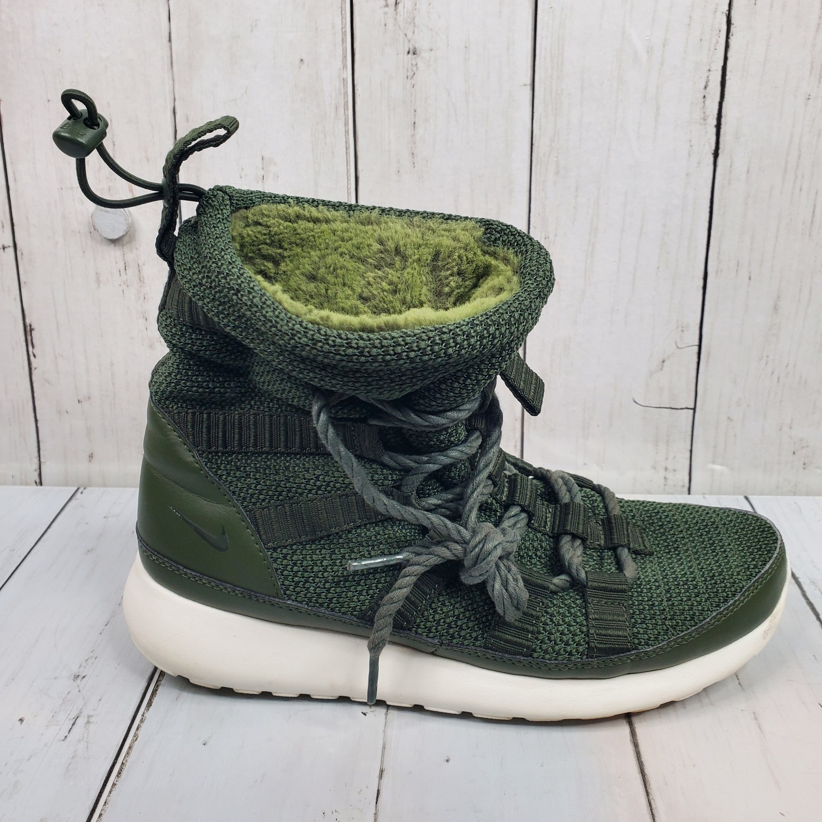 Nike Roshe One Green Sherpa Sneaker Boot Womens Sz 7 Bomber 807424-300 Rare