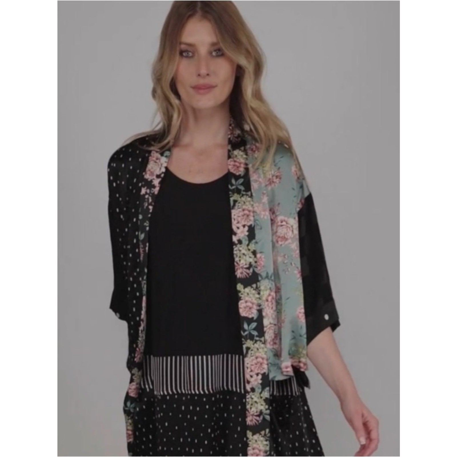 Alembika Layla Satin Kimono Toe Front Flowy Flowers Black Sz L