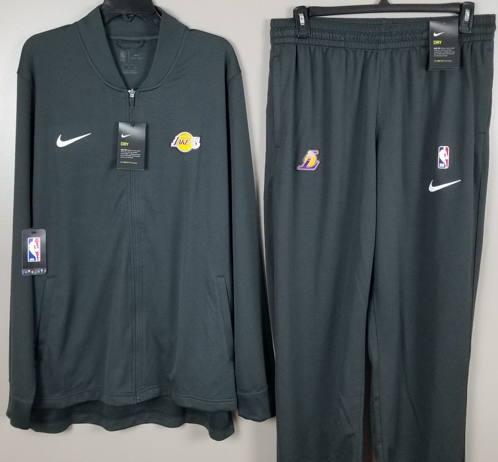 NIKE LOS ANGELES LAKERS SUIT JACKET +PANTS GREY TEAM ISSUED (SIZE XLT = XL-TALL)