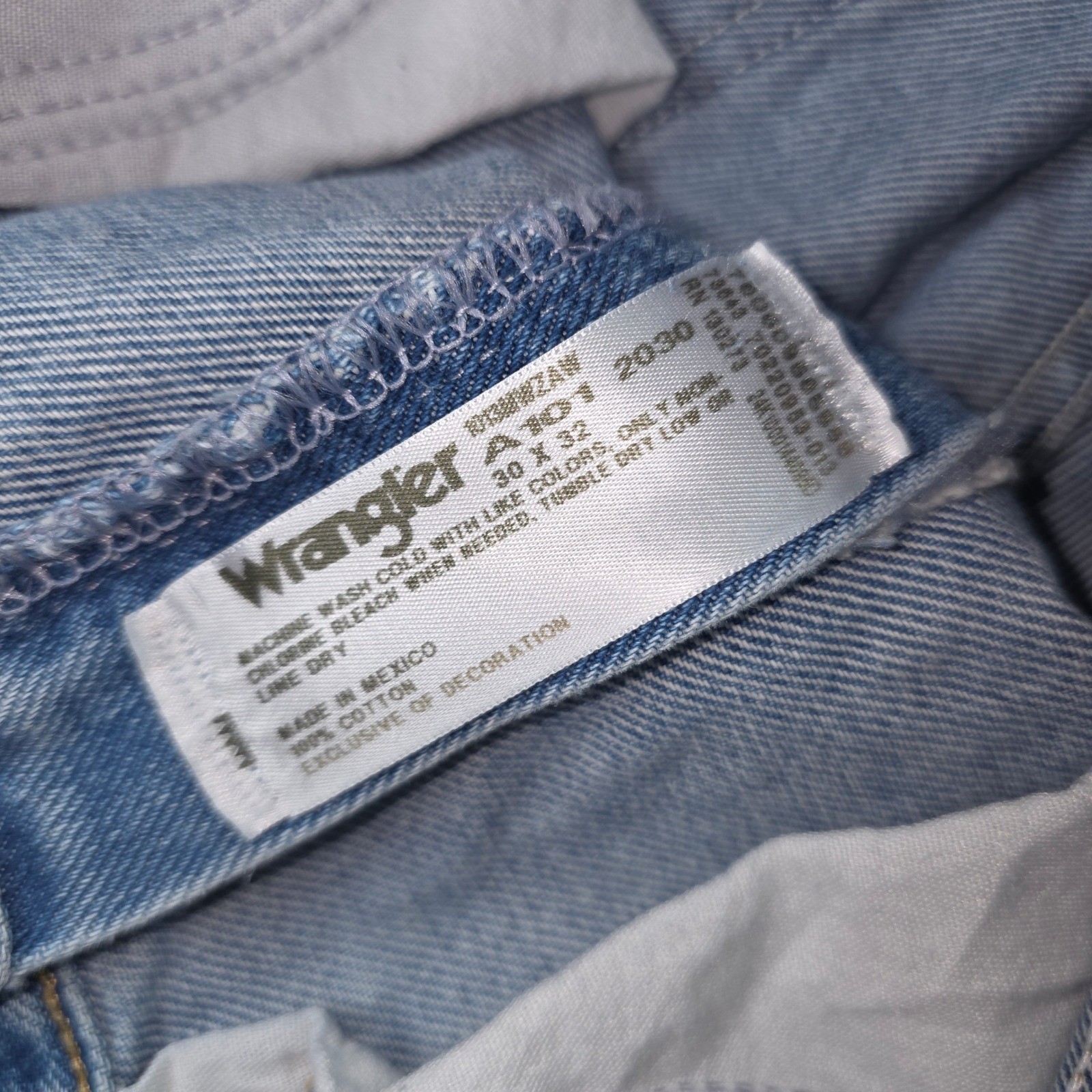 Wrangler Cowboy Cut Regular Fit Jeans Mens 30×32 Medium Wash Blue Denim 936WZA