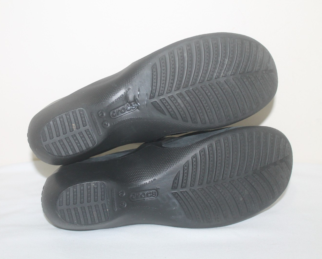 Crocs Nubuck Leather Croslite Black Gray Size 7 Mary Janes Wrapped Wedge Shoes