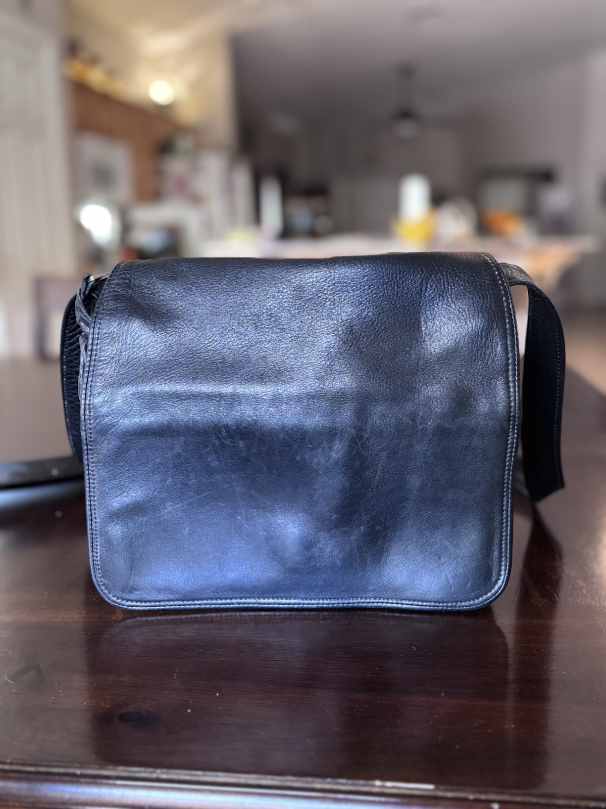 Vintage SVEN Black Messenger Shoulder/Crossbody Bag Magnetic & Zip Closure