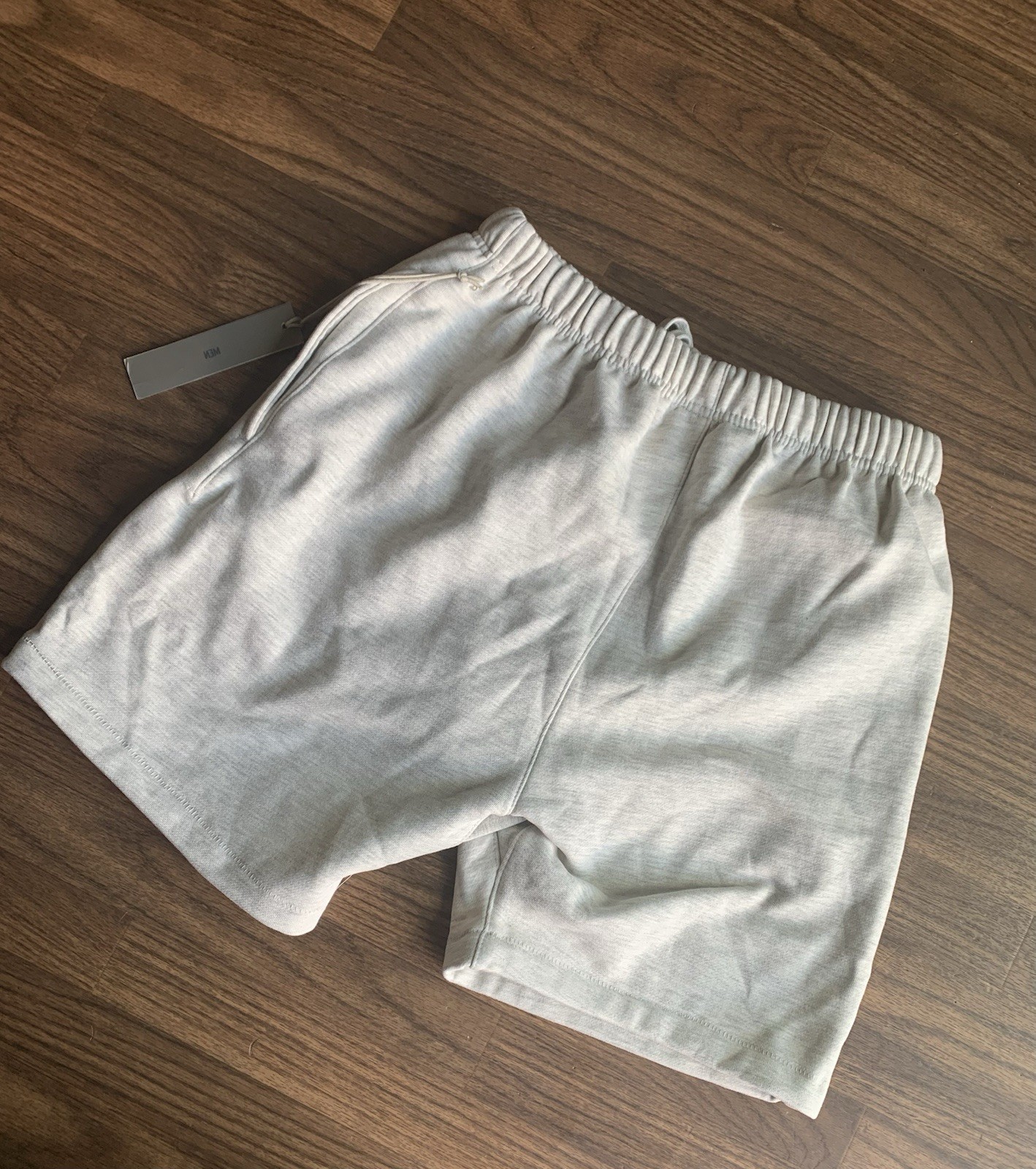 Essentials Fear of God Men’s Gray Sweat Shorts M Pockets Drawstring Logo NWT