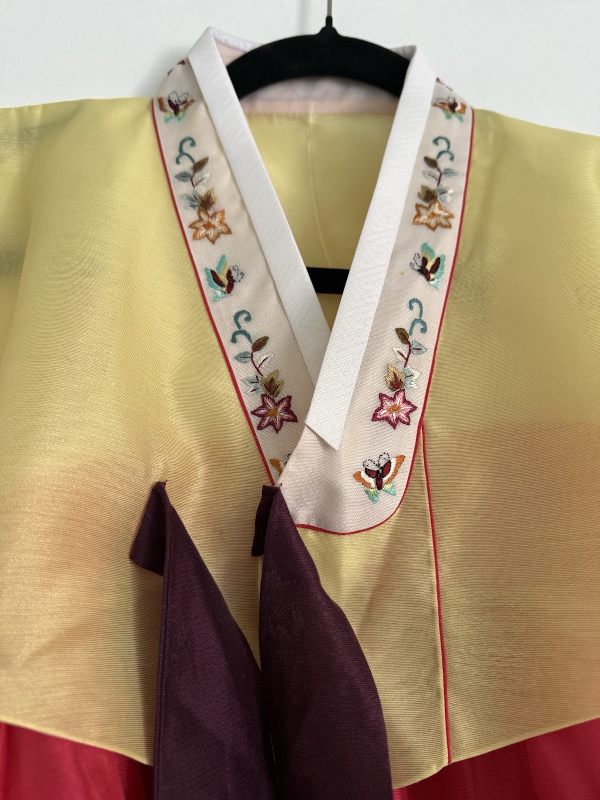 Handmade Silk Hanbok Set Multi-Color w/ Embroidered Trim – size 6?