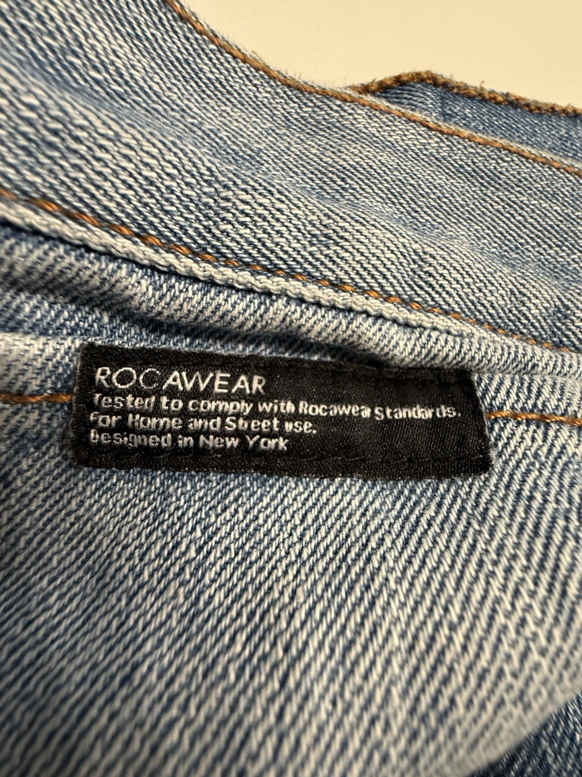 Vintage Rocawear Men’s Bootcut Relaxed Fit Light Wash Denim Jeans 5-Pocket Logo