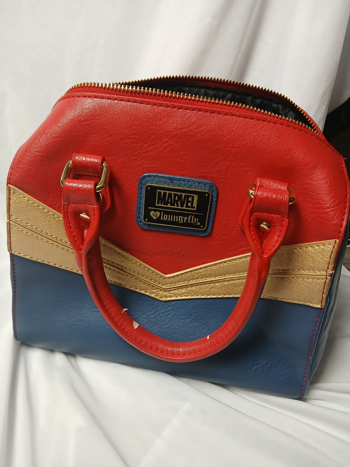 Loungefly Captain Marvel Crossbody Bag, Check Photos & Description
