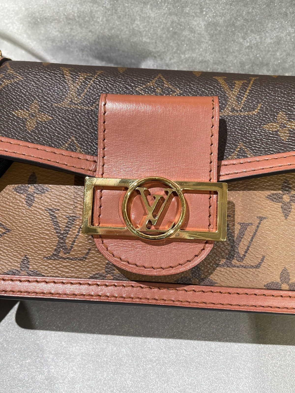 Louis Vuitton Pre-Owned Authentic Dauphine Chain Bag M68746 18.5 x 12 x 5