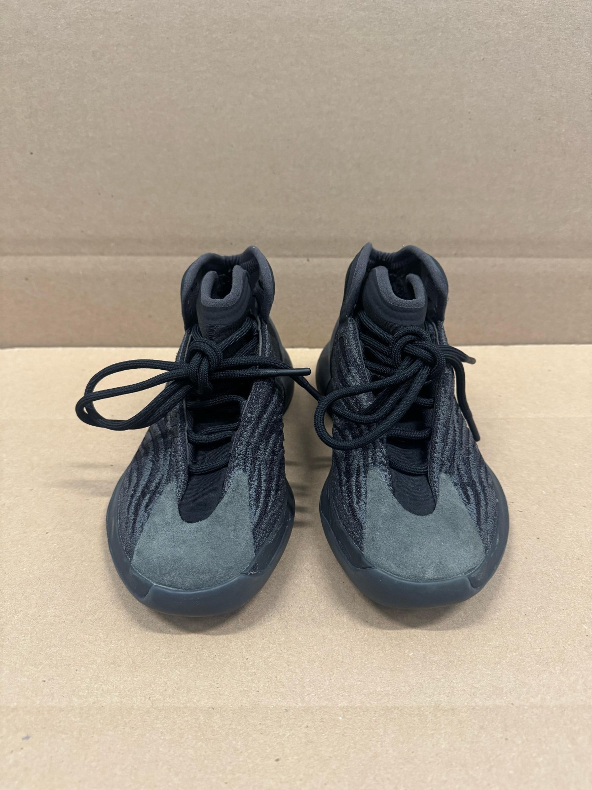 Adidas Yeezy Quantum Onyx Sneakers Black GX1317 Size Mens Size 4.5 Women’s 5.5
