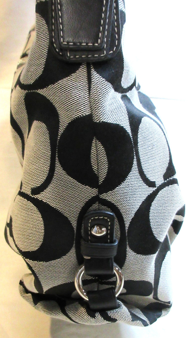SIGNATURE “OLDER, THE GOOD STUFF”~COACH~LRG CC MONOGRAMMED PURSE~BLACK LEATHER