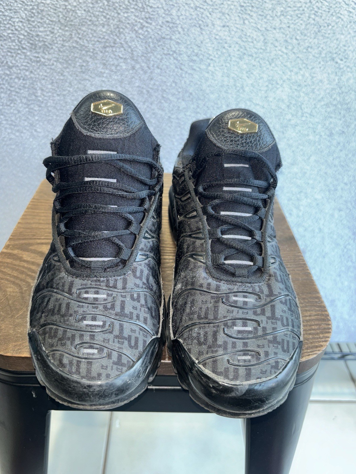 Nike Men’s Air Max Plus TN Running Shoes Sneakers, Black Gold, Sz 9