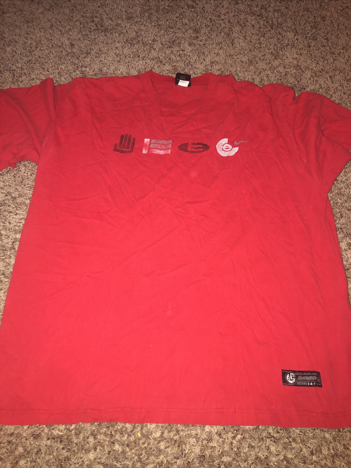 Nike Men’s T-Shirt Red With Graphic Designs
