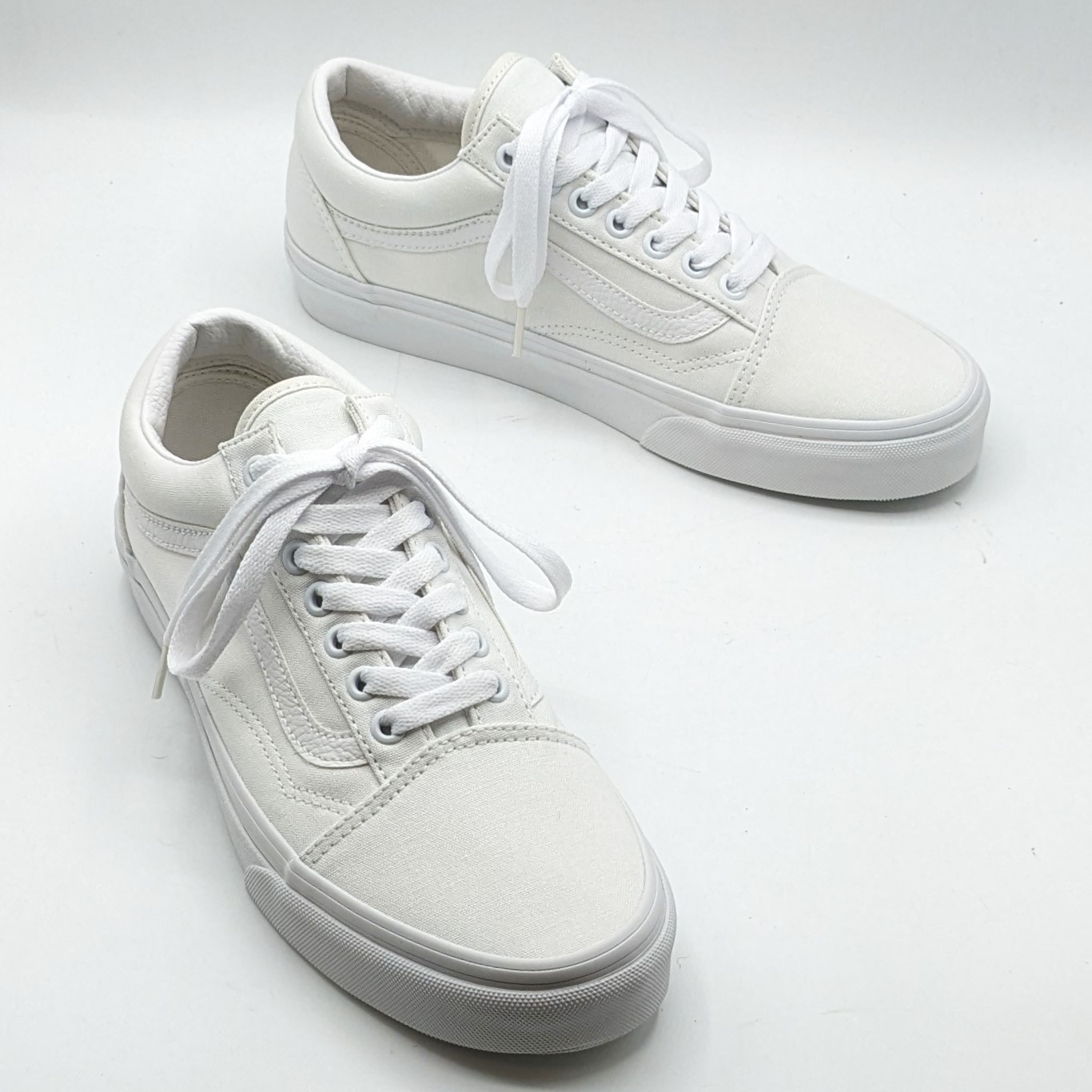 VANS “Old Skool Unisex Side Stripe Lace-Up” Sneaker (True White) Youth & Women’s