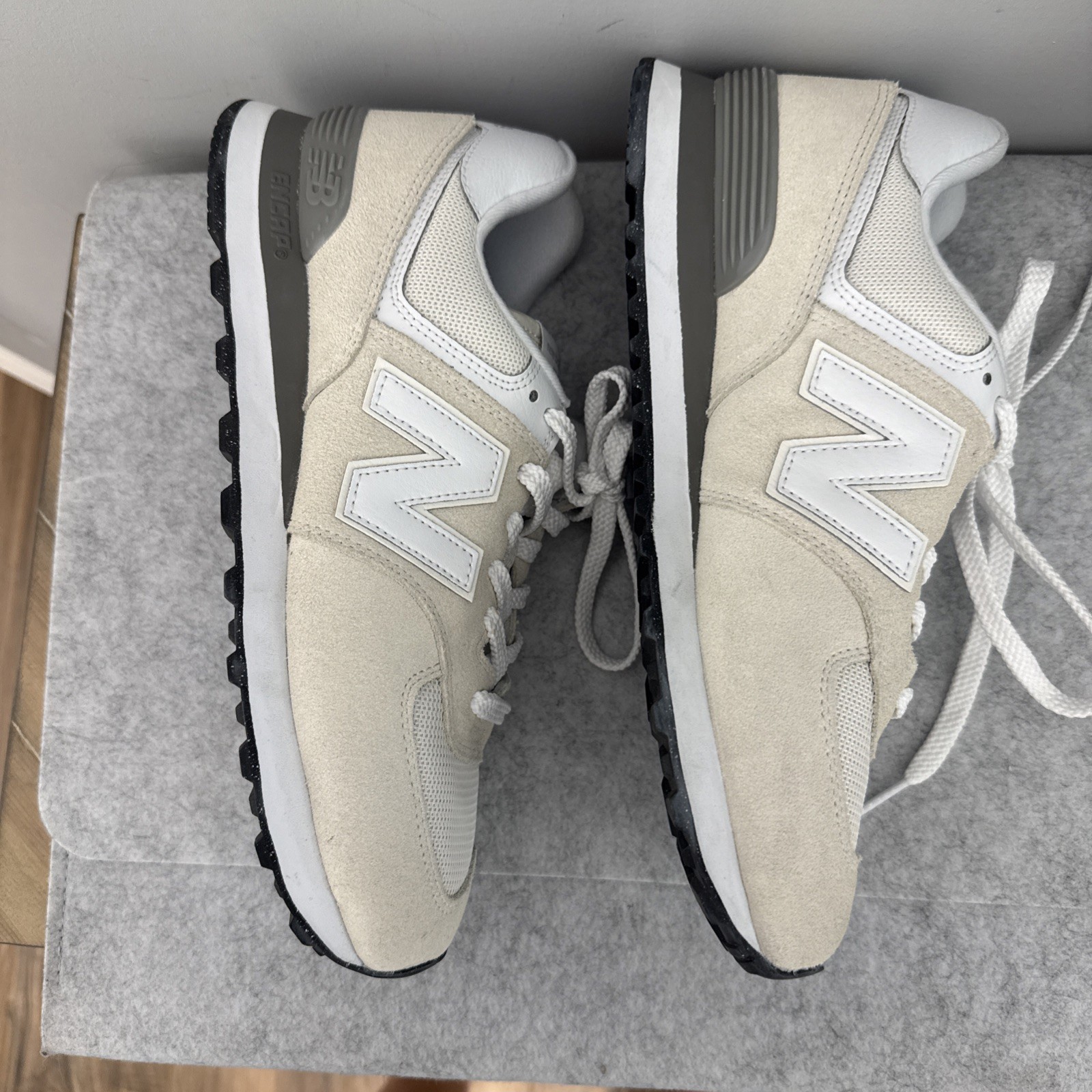 New Balance 574 cream trainers sneakers sz 11 women’s New No Box