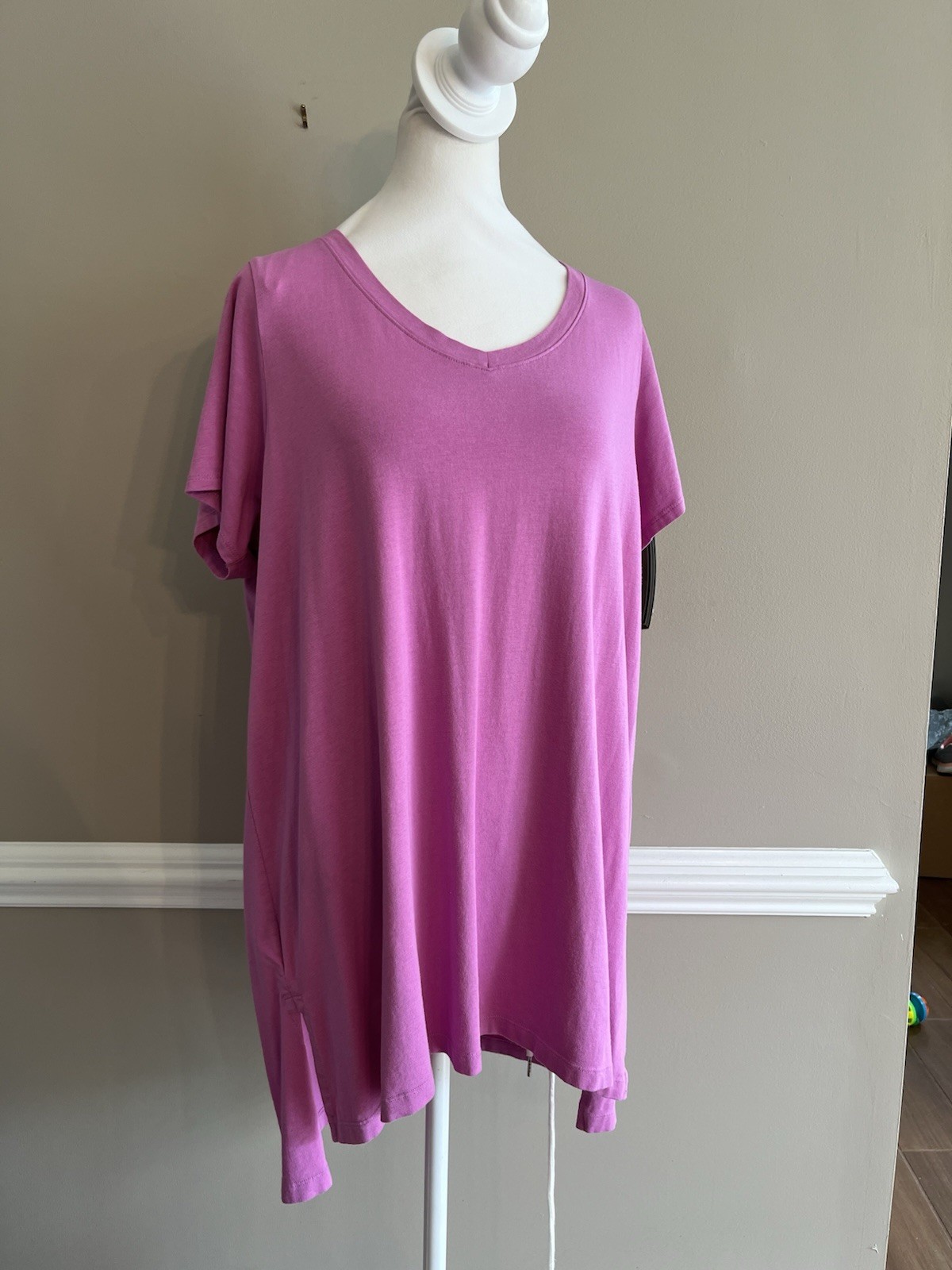 Tahari Mauve 1X Women’s Short Sleeve Top Vneck High-low Hem