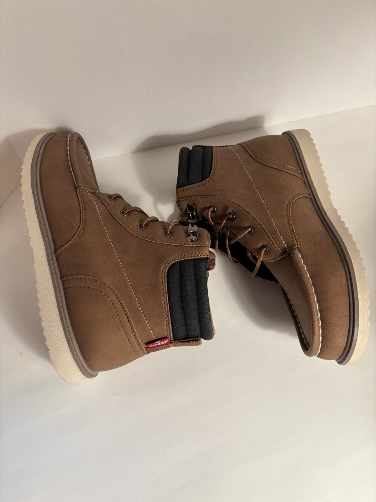 Levi’s Big Kid’s SIZE 4M Dean Boot in Tan/Brown