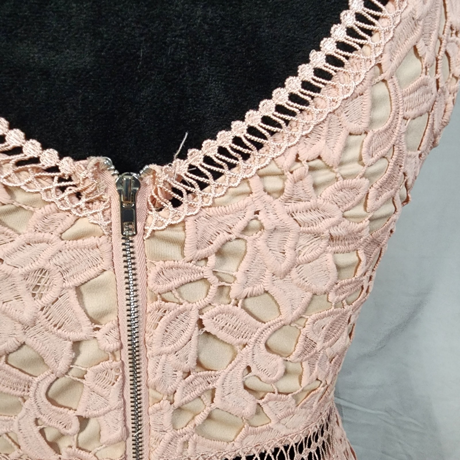 JUST ME Size Small Soft Pink Crochet Lace Sleeveless Floral Fit and Flare Dress