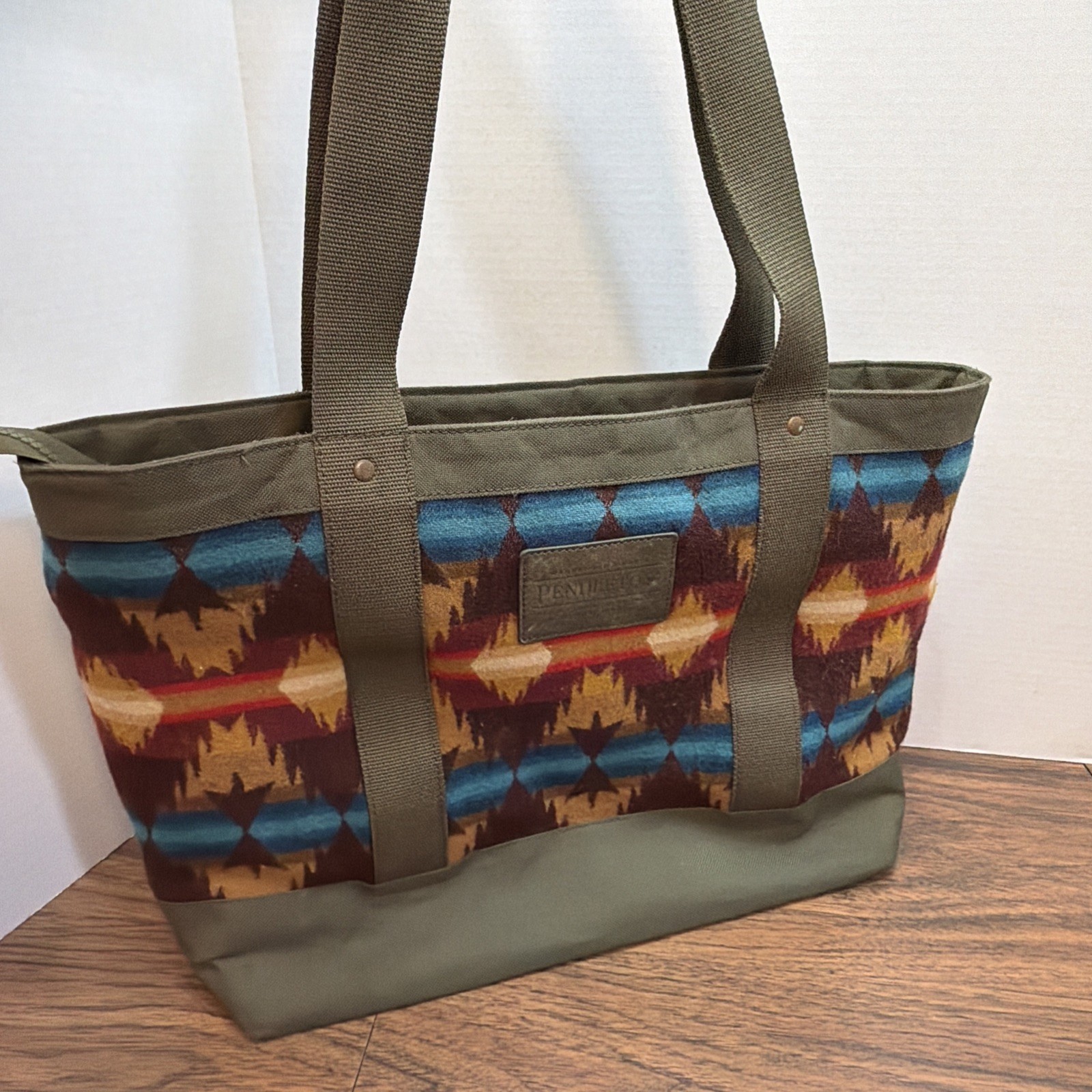 Pendleton Woolen Mills Tote Bag Aztec Southwestern – Spilt Red Polish Inside
