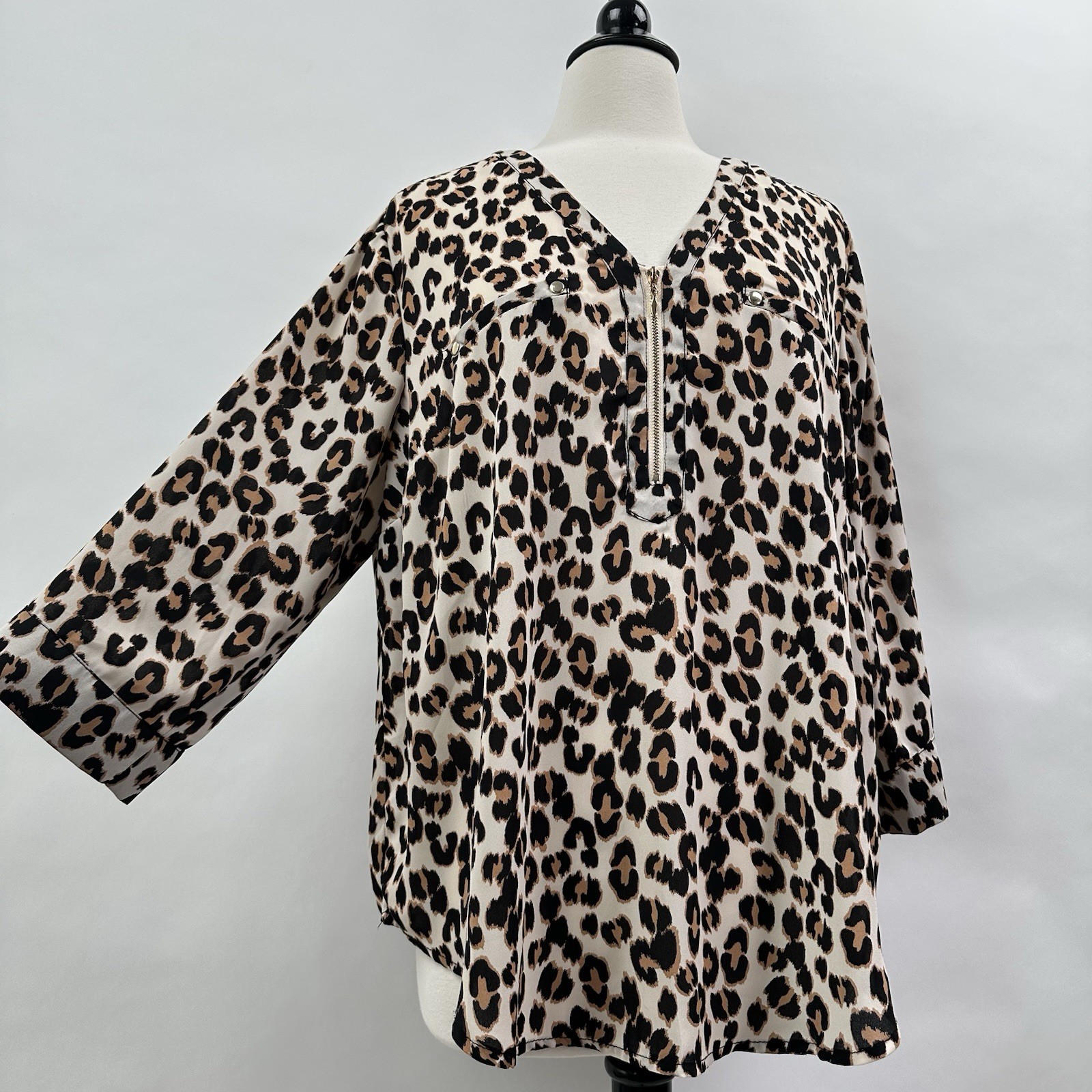 Torrid Harper Leopard Blouse 1X 14/16 1/4 Zip Georgette 3/4 Roll Tab Sleeve Top