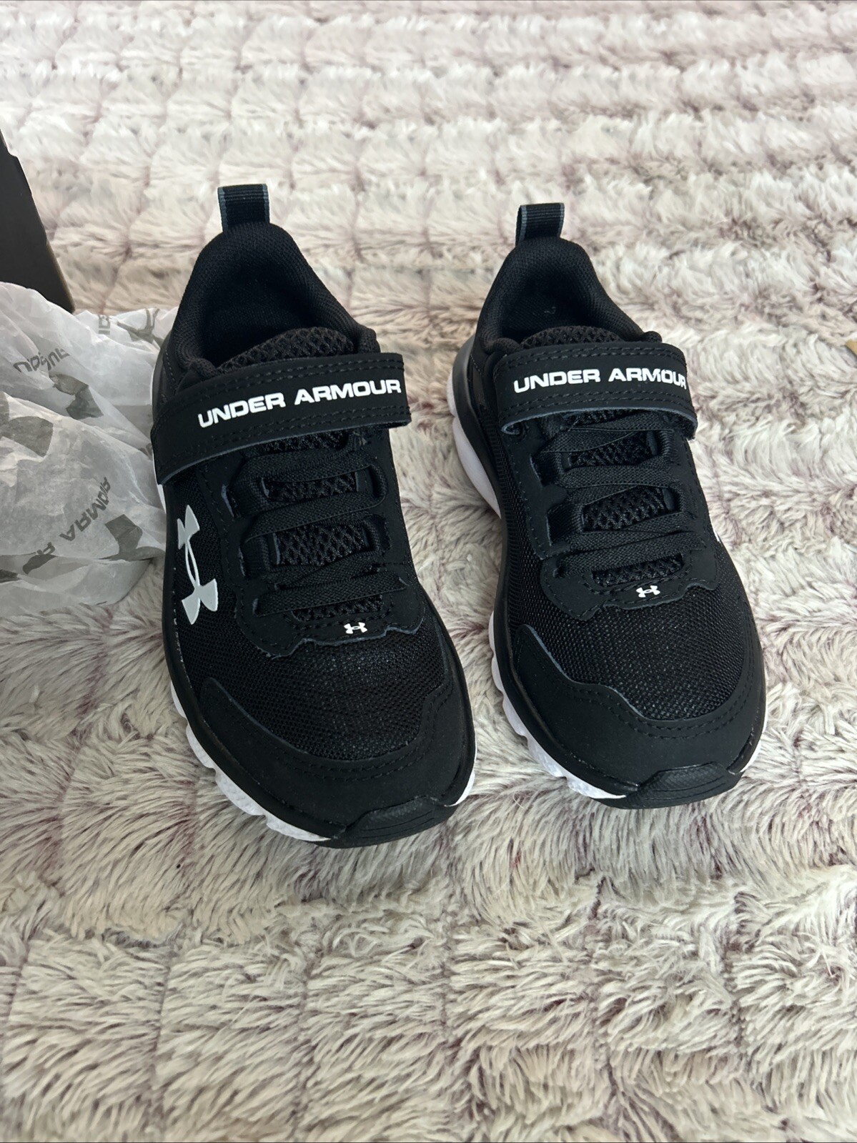 Under Armour Assert Boy sneakers size 11.5 k