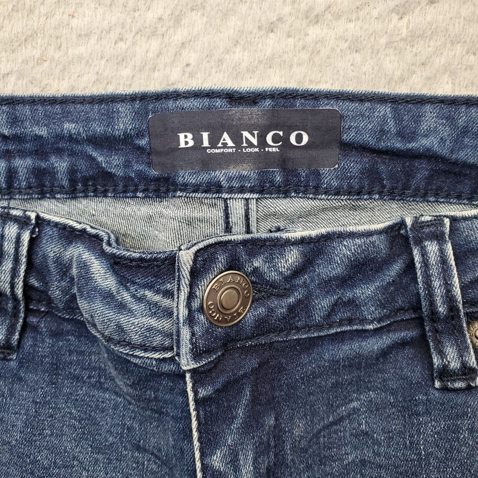 Bianco Jeans Womens Size 31 Blue Denim Stretch Whiskered Frayed Hem Straight Leg