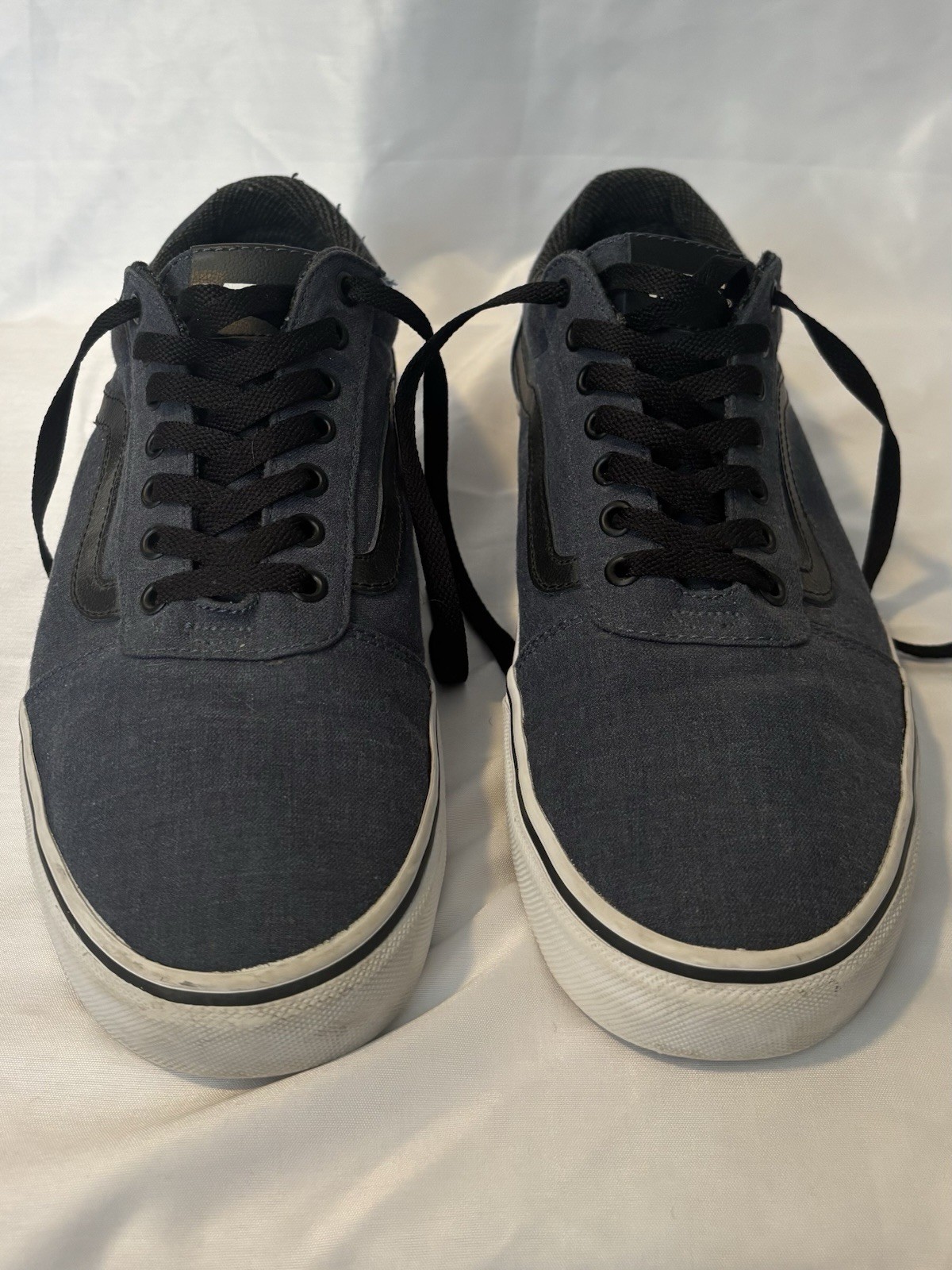 Vans Ward Men’s Size 12 Navy Blue Black White Low Top Skate Sneakers