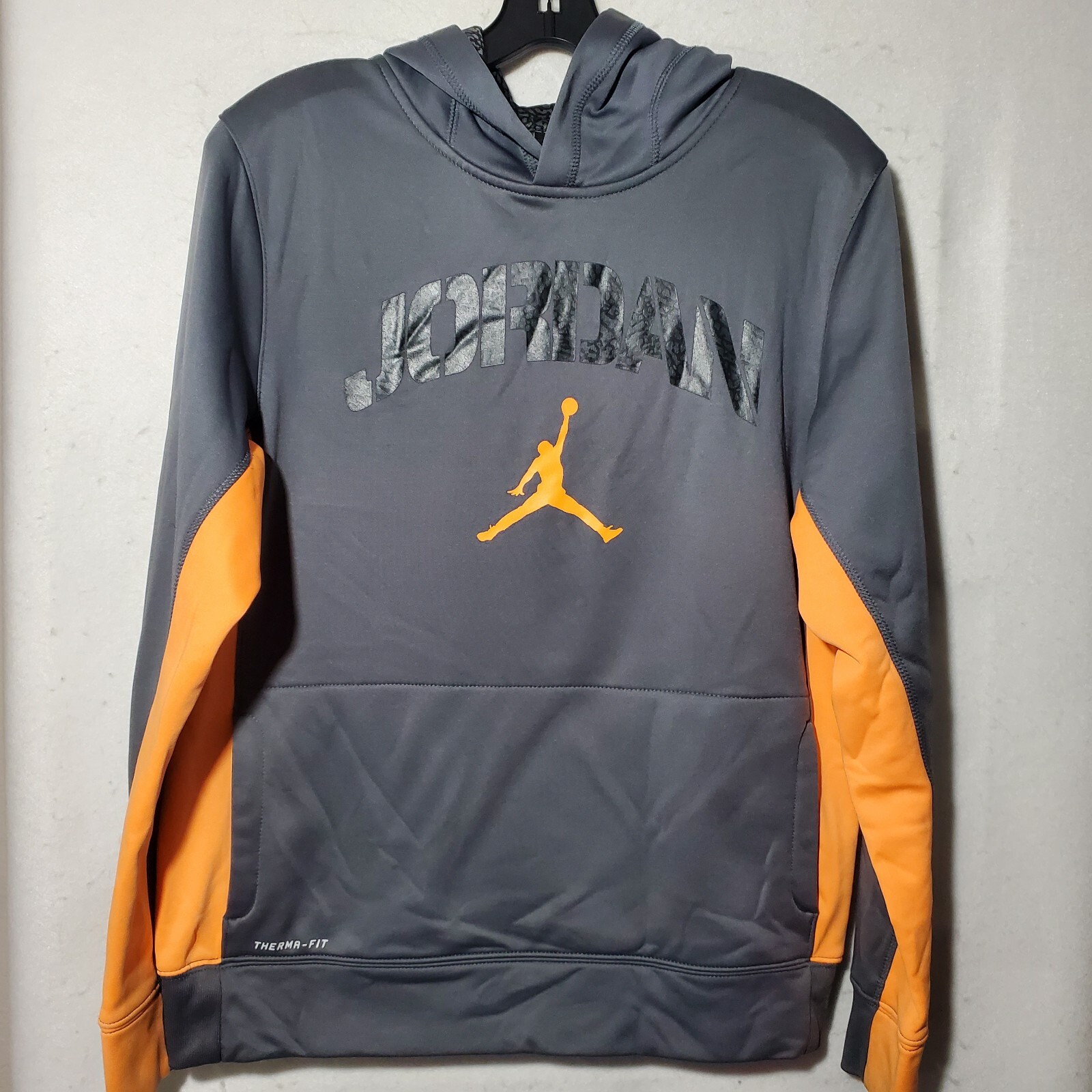 Jordan Hoodie Sweatshirt Youth’s XL (13-15 yrs) Grey Pullover Therma Fit LS