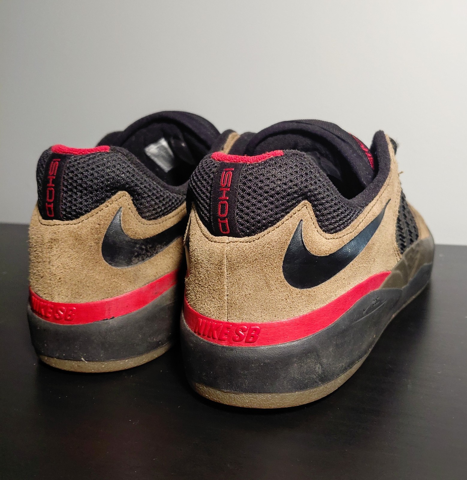 Nike Ishod Wair SB Light Olive – SIZE 10