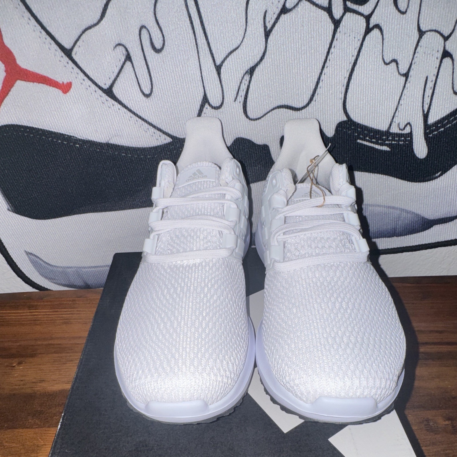 Adidas Ultimashow FX3631 Men’s Low Top Lace-Up Sneakers Cloud White/Grey 9.5M
