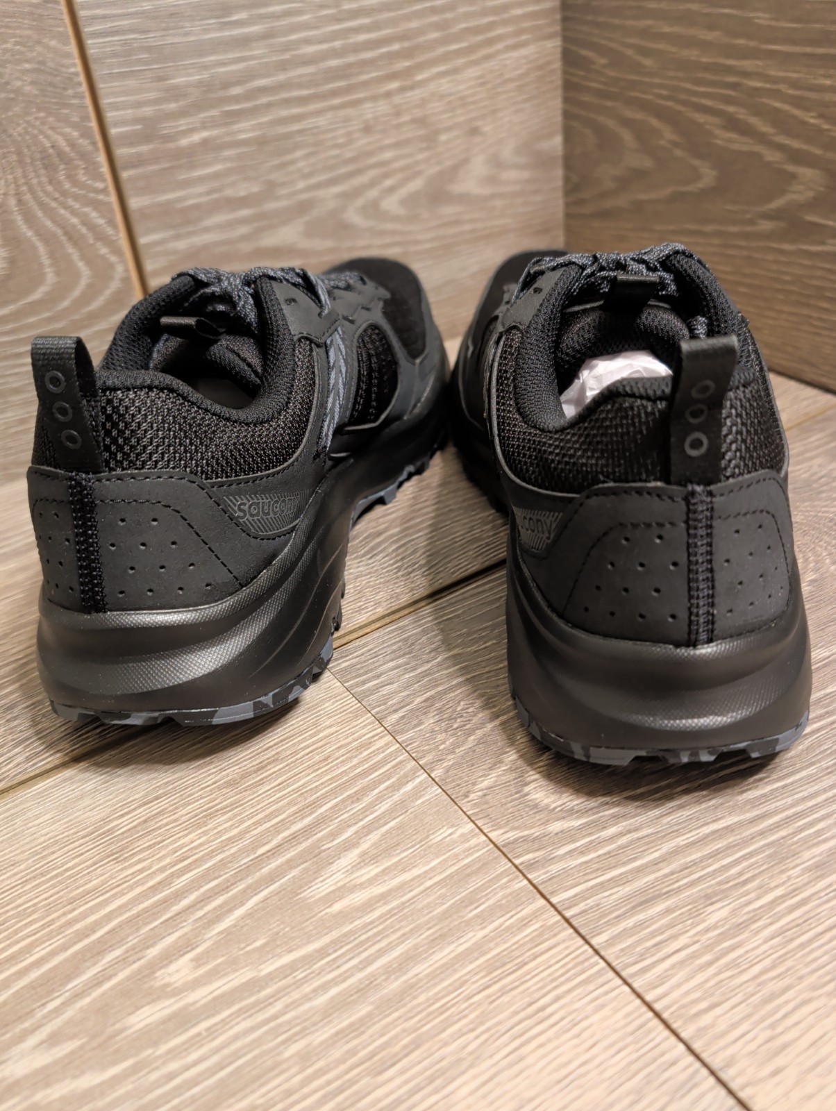 Saucony Excursion TR17 Mens 10.5 Triple Black Trail Running Shoes NIB S20959-220
