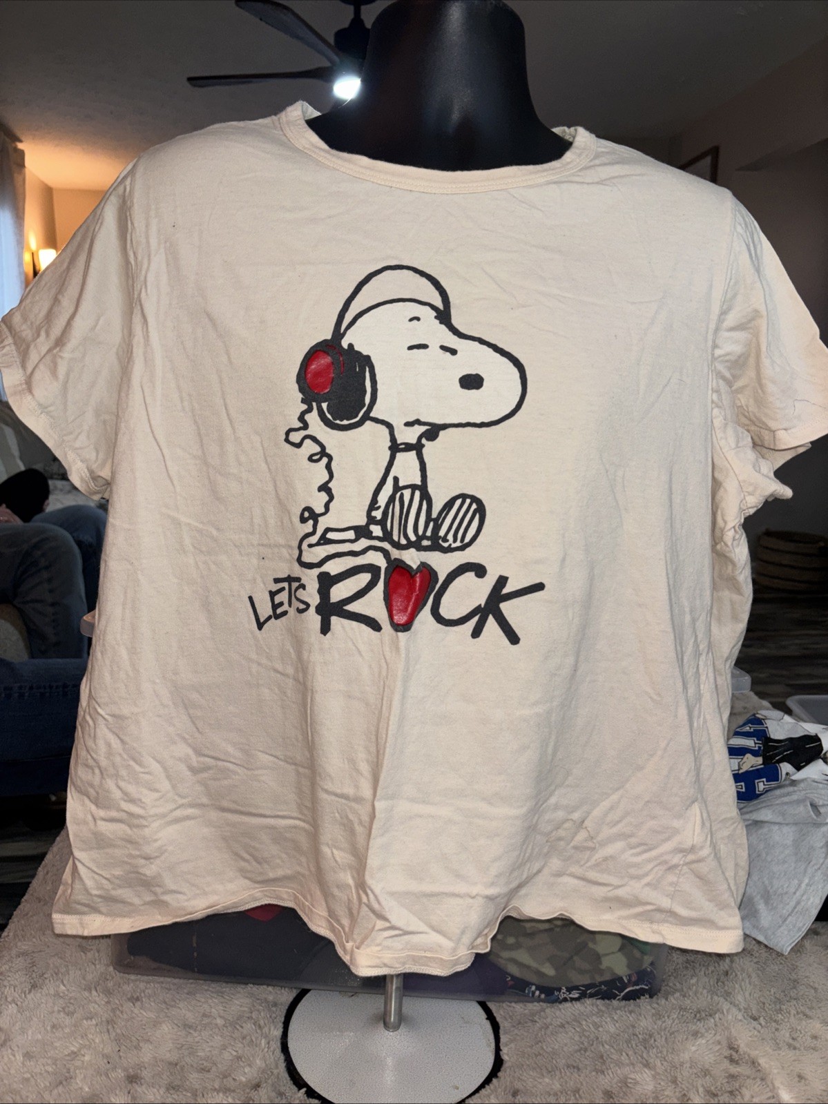 Peanuts Tshirt Size 2XL PRE OWNED IN GREAT CONDITION *Check Description*