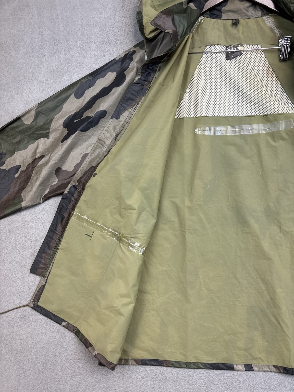 Mil-Tec by Sturm Men’s XL Frog Camo Green Rain Hunting Jacket Removable Hood