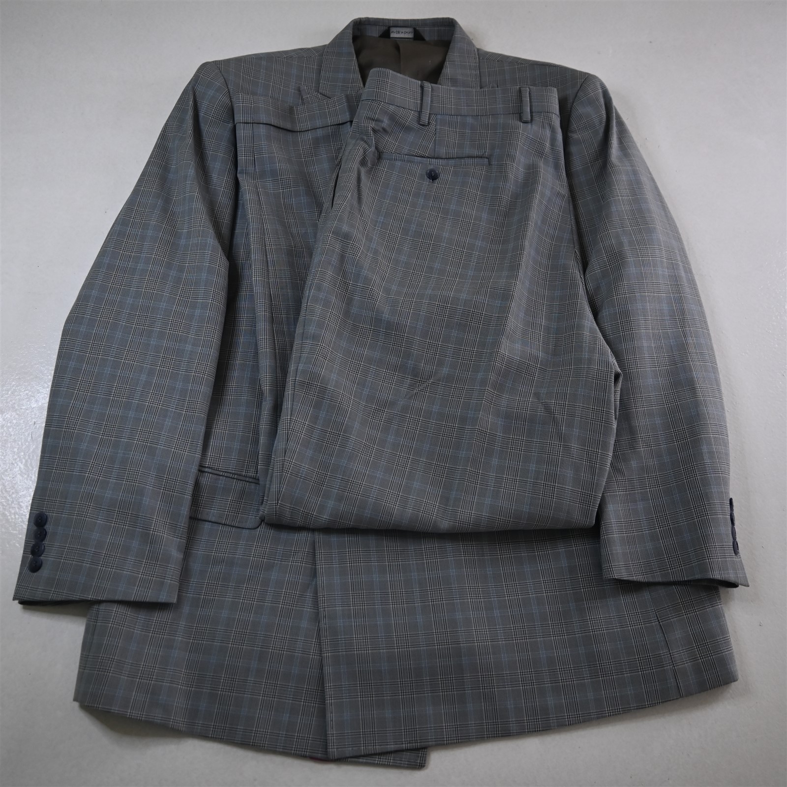 Lineage 46R 40×32 Gray Plaid Double Breasted Mens Jacket Pants Suit