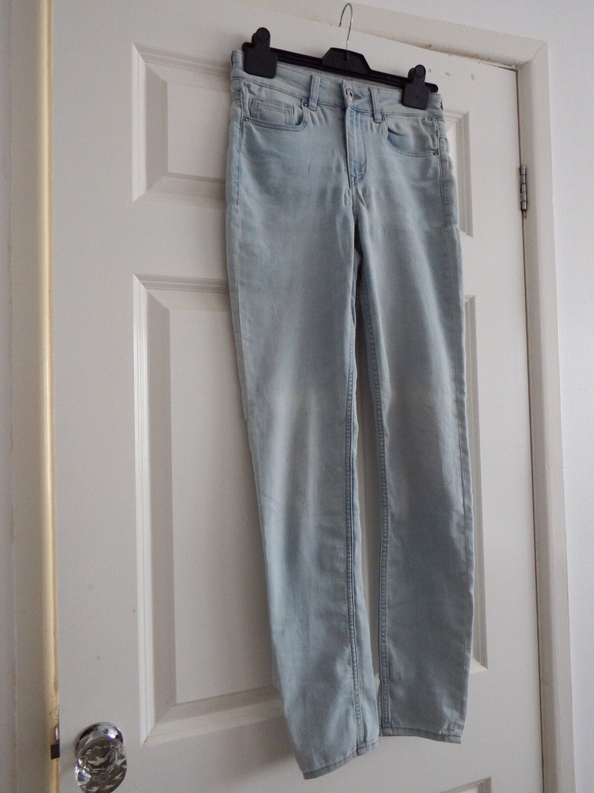 H&M Divided Light Blue Wash Denim Skinny Jegging Jeans Mid Rise Size 8 Stretchy