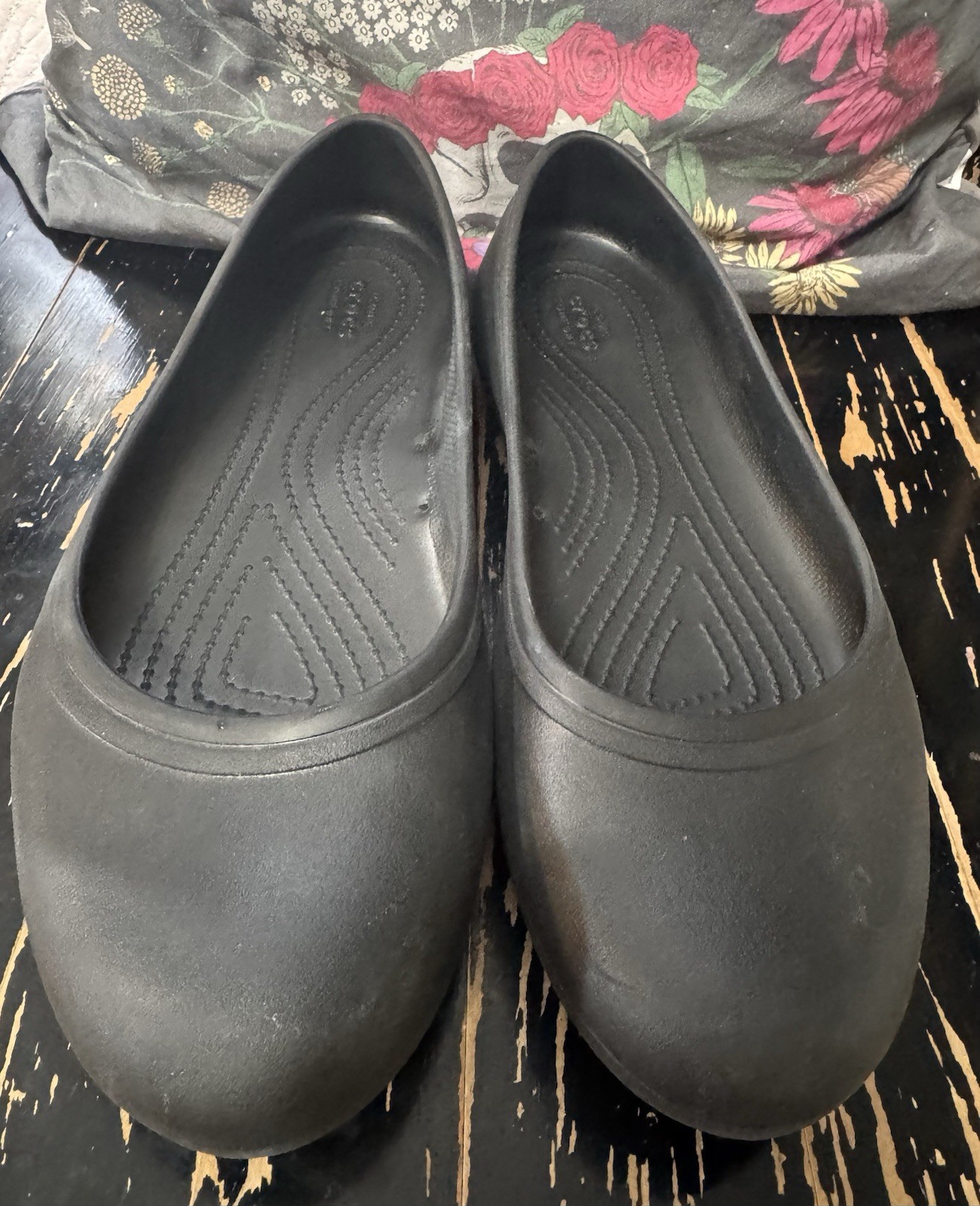 Crocs At Work Women’s Size 11 Wide Black Ballet Flats Slip On Comfort Shoes