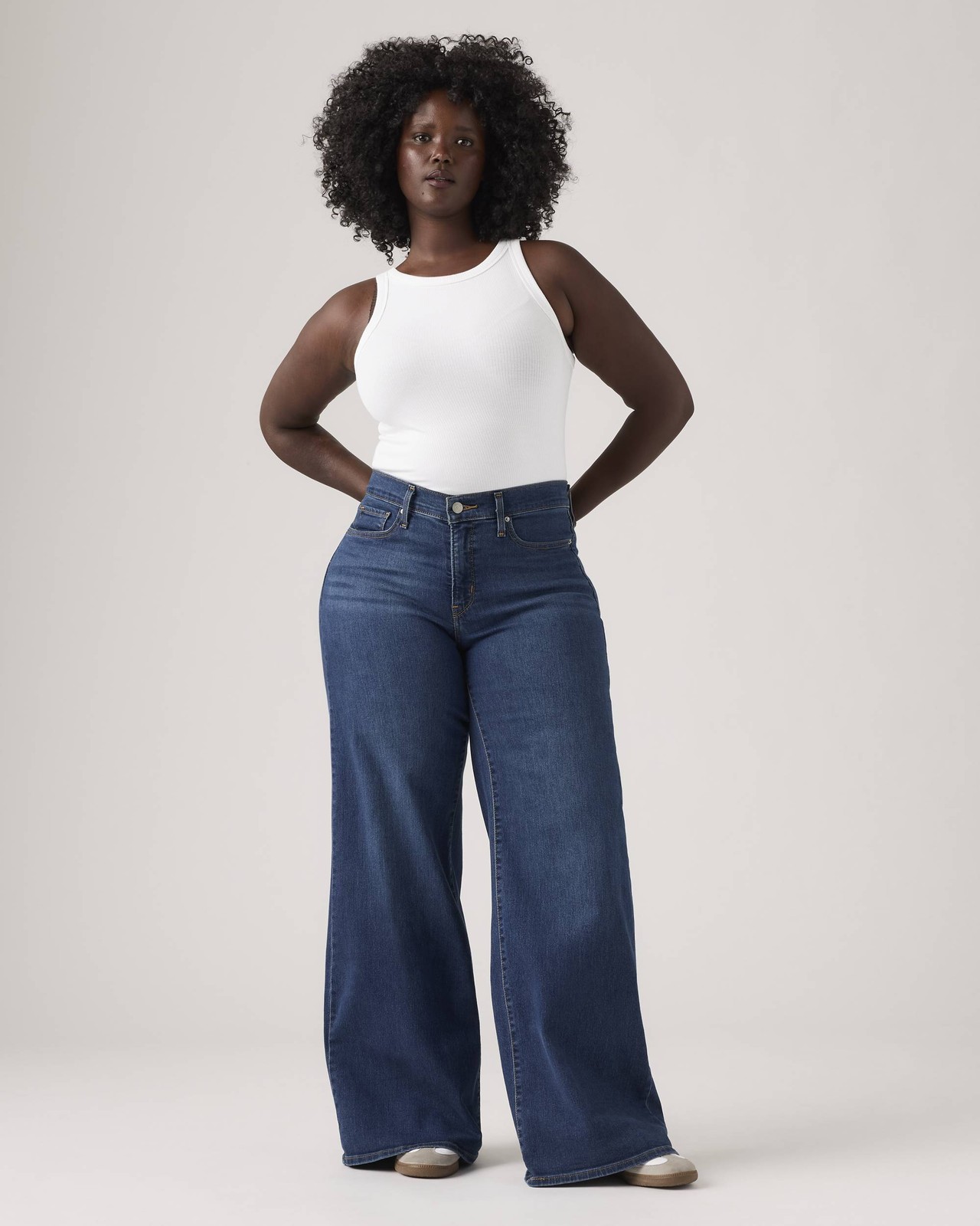 FLASH SALE!! Levi’s Women’s 318 Shaping Wide Leg Jeans NEW FREESHIP