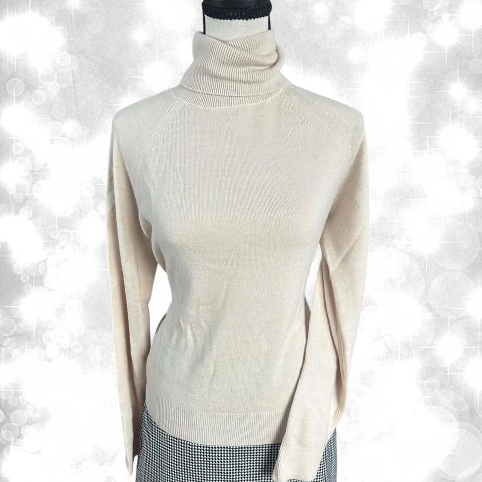 Luxury Preppy Chic Style Cream Turtle Neck Top