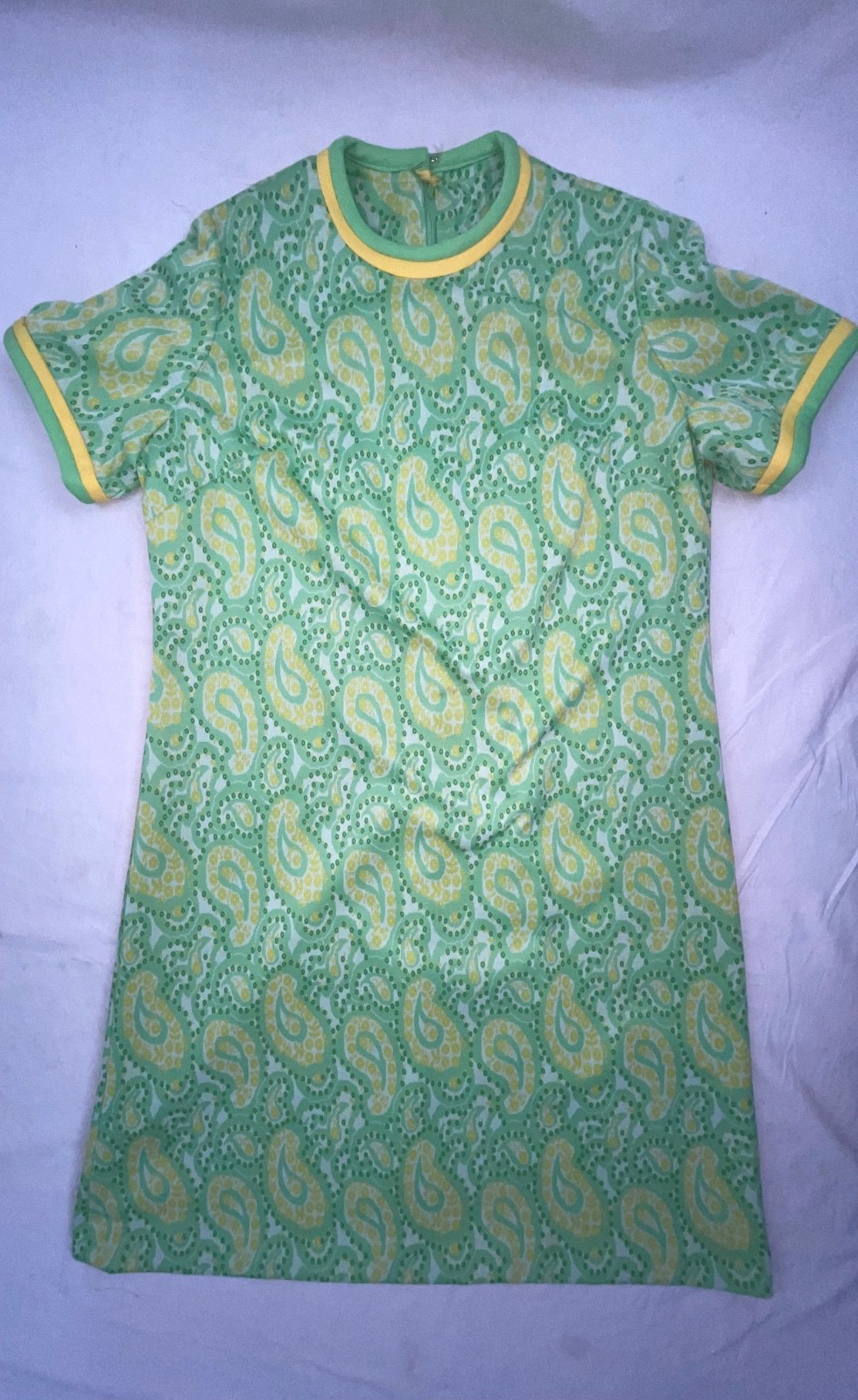 VTG 60S 70S WOMENS POLYESTER PAISLEY GREEN WHITE YELLOW SCOOTER DISCO GOGO DRESS