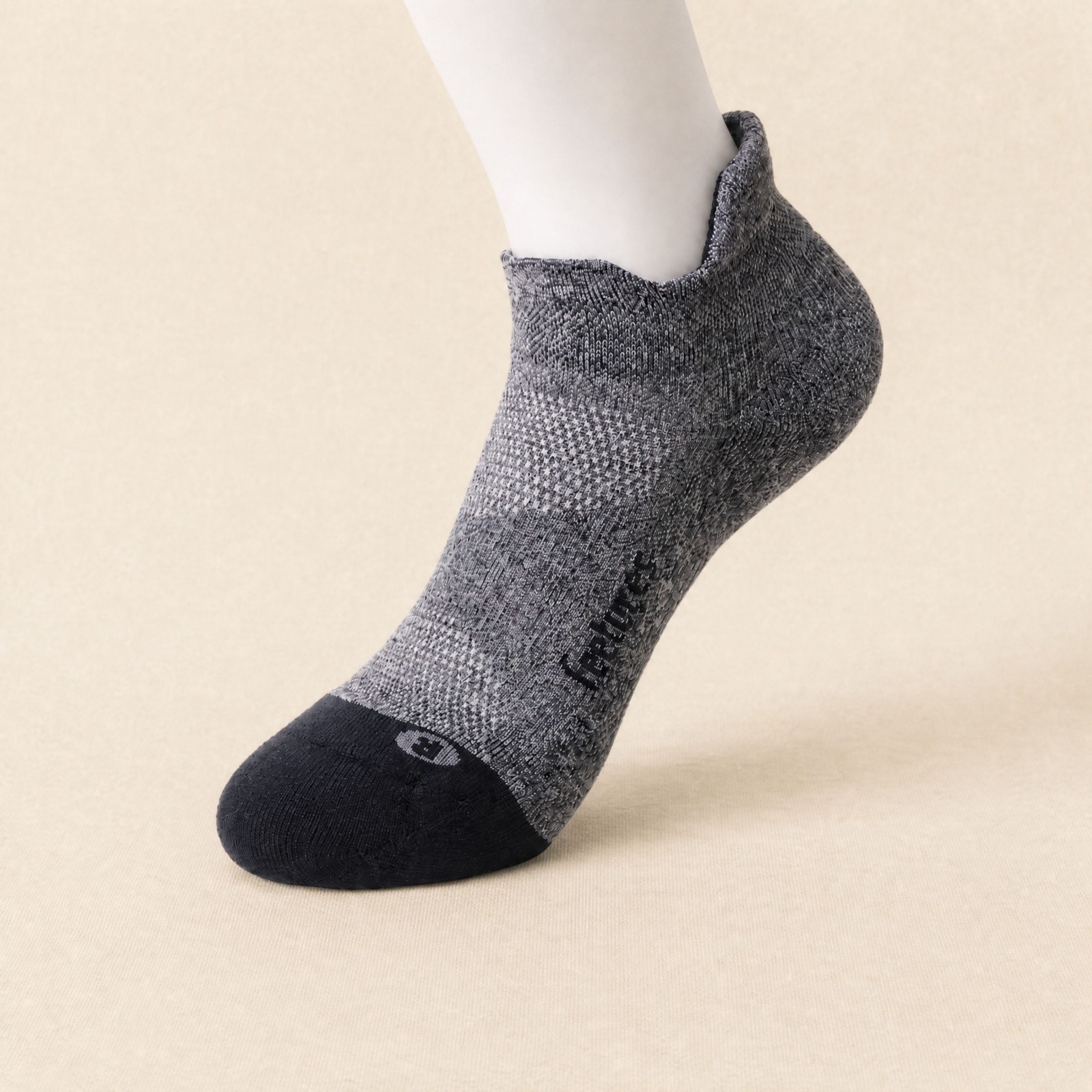 Feetures Ankle Socks Low Cut Gray Black [Size M]