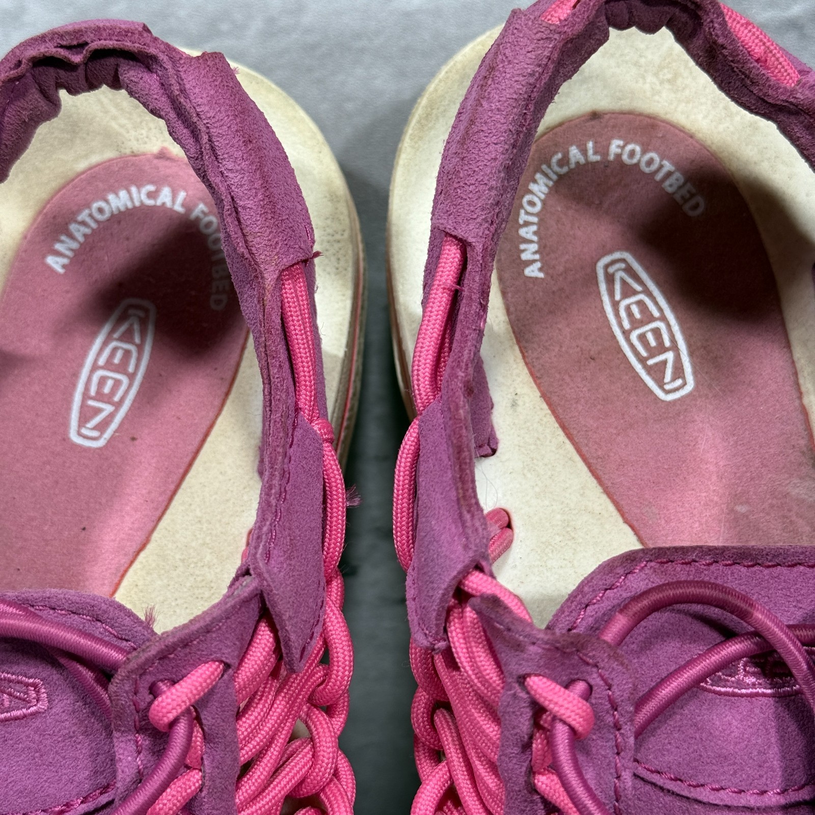 KEEN Uneek Pink Sandals Drawstring Closure Women’s Size 7