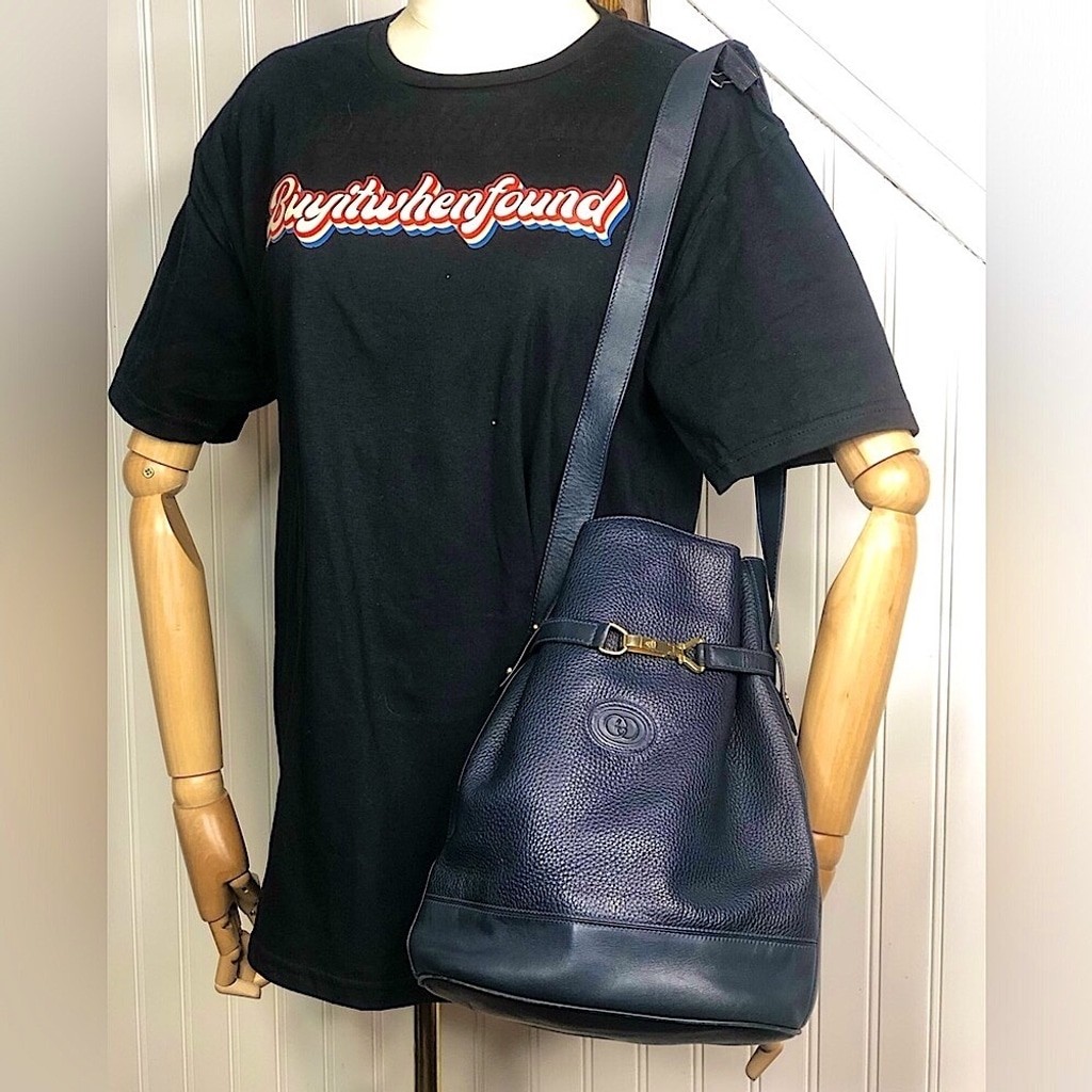 GUCCI Navy Leather Horsebit Bucket Bag Suede Lining Gucci Knight Zip Pull MINT