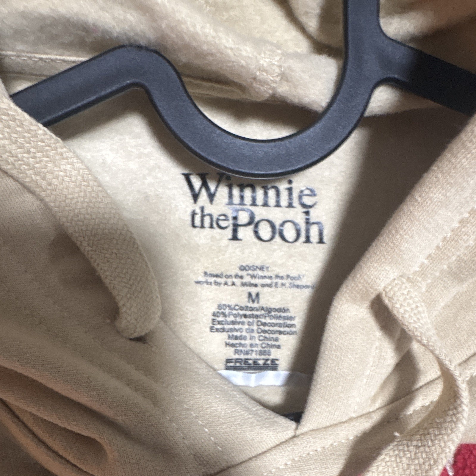 Disney Winnie the Pooh Beige Pullover Hoodie M Graphic Print Pockets Hooded