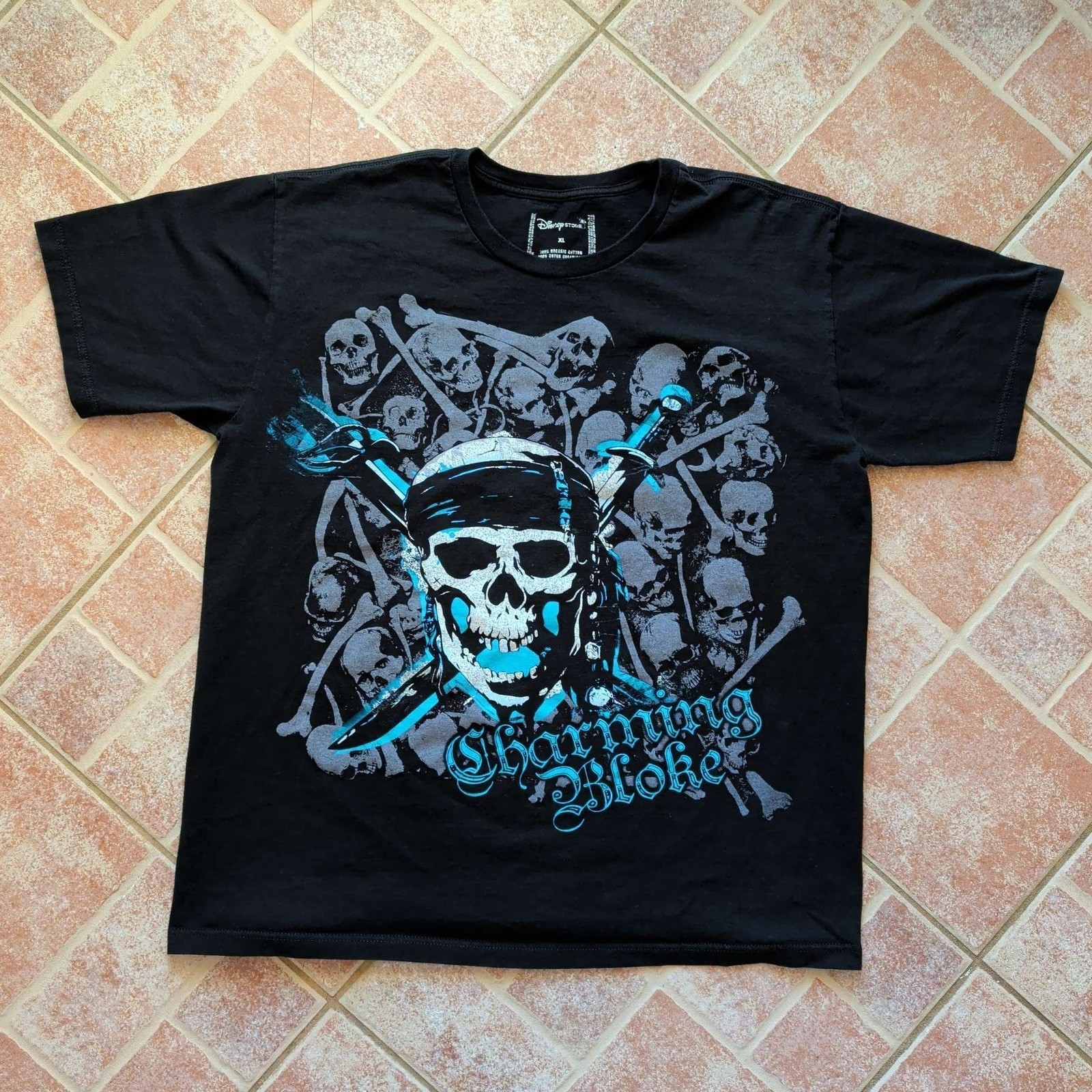Disney Store Pirates of the Caribbean T-Shirt Mens XL Black Charming Bloke Skull
