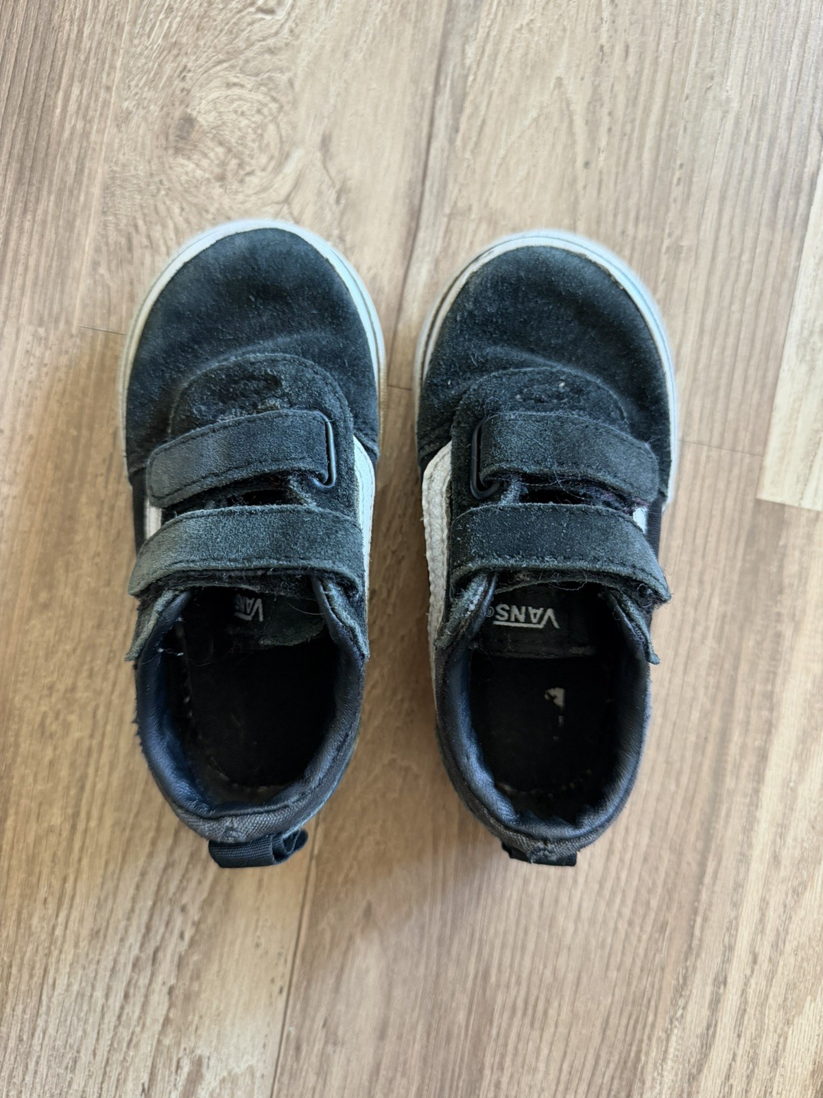 Vans Toddler Black and White Suede Hook & Loop Skate Shoes, Size 7