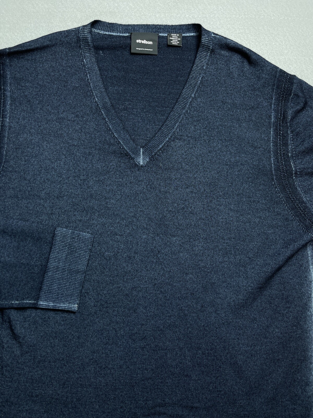 Strellson Sweater Men’s Medium Blue V Neck Model K-Lamar-V Virgin Wool