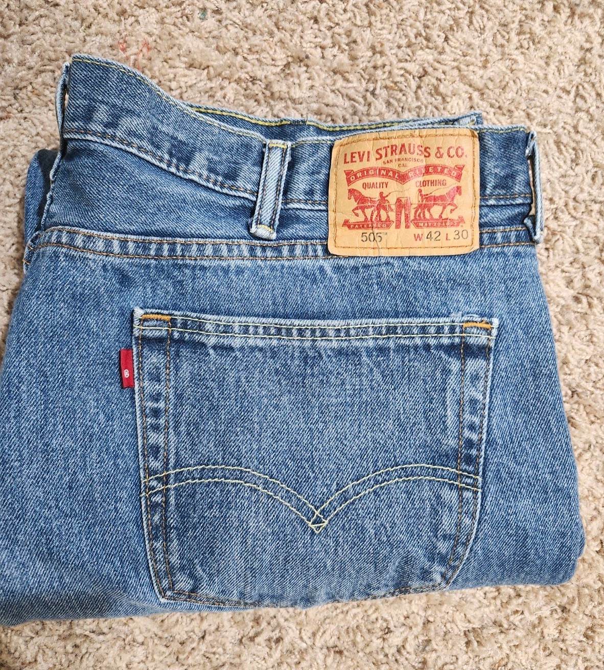 Levi’s Mens 505 Regular Fit Straight Leg Jeans Dark Wash 42×30 NWT Casual Work