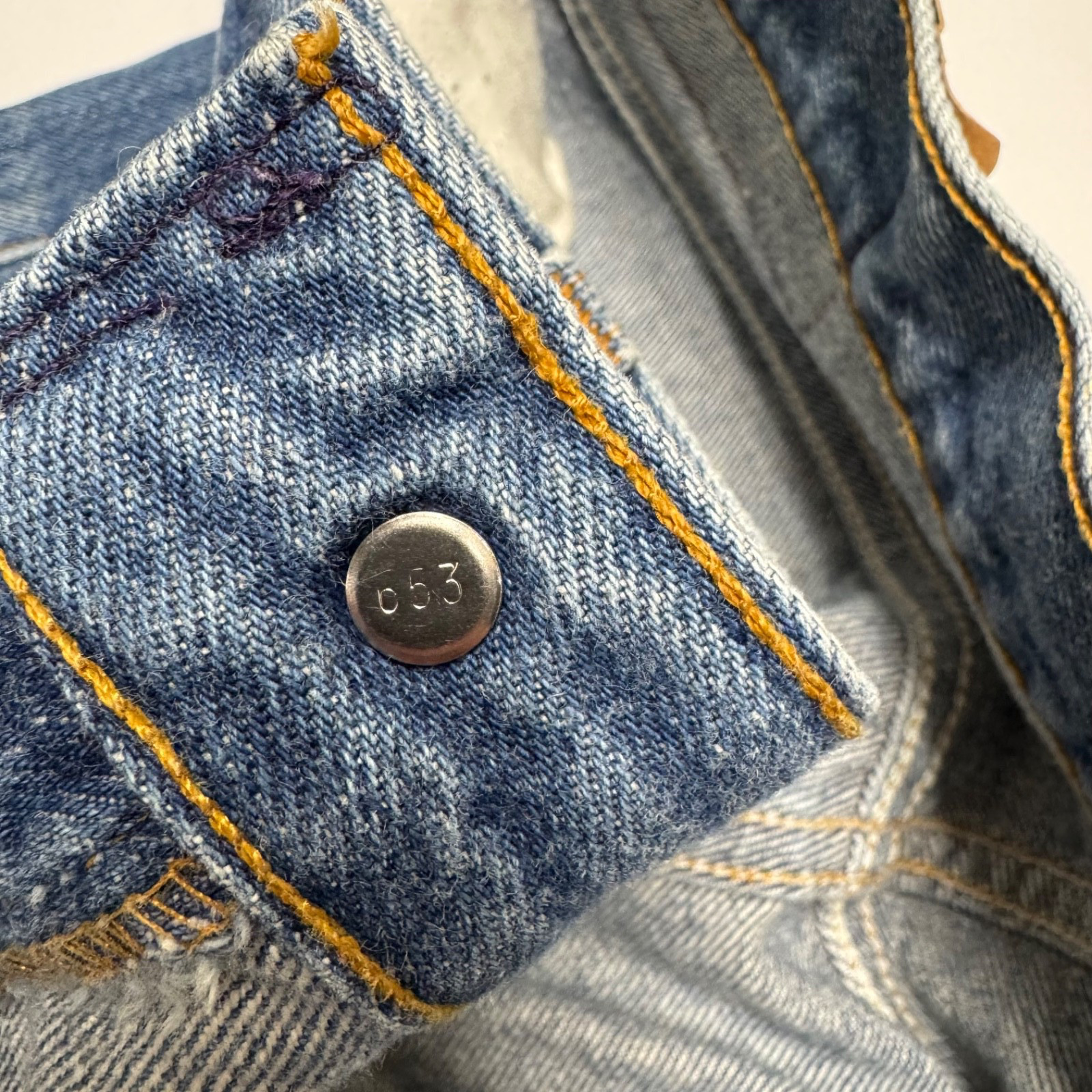 VTG Levi’s 501 xx Men’s Jeans Button Fly Y2K 90’s Made in USA 36×33 (33.5×29.75)