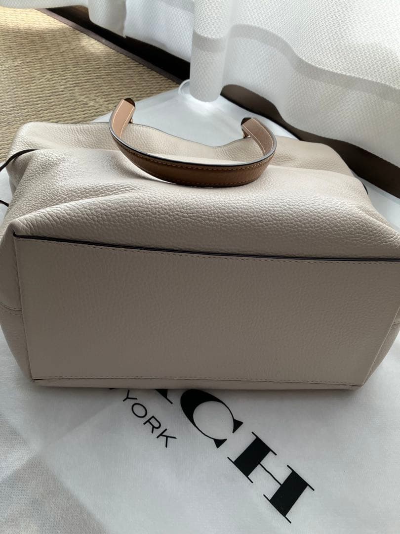 COACH Andy Tote Bag Leather Beige Ivory Carriage Logo 12a