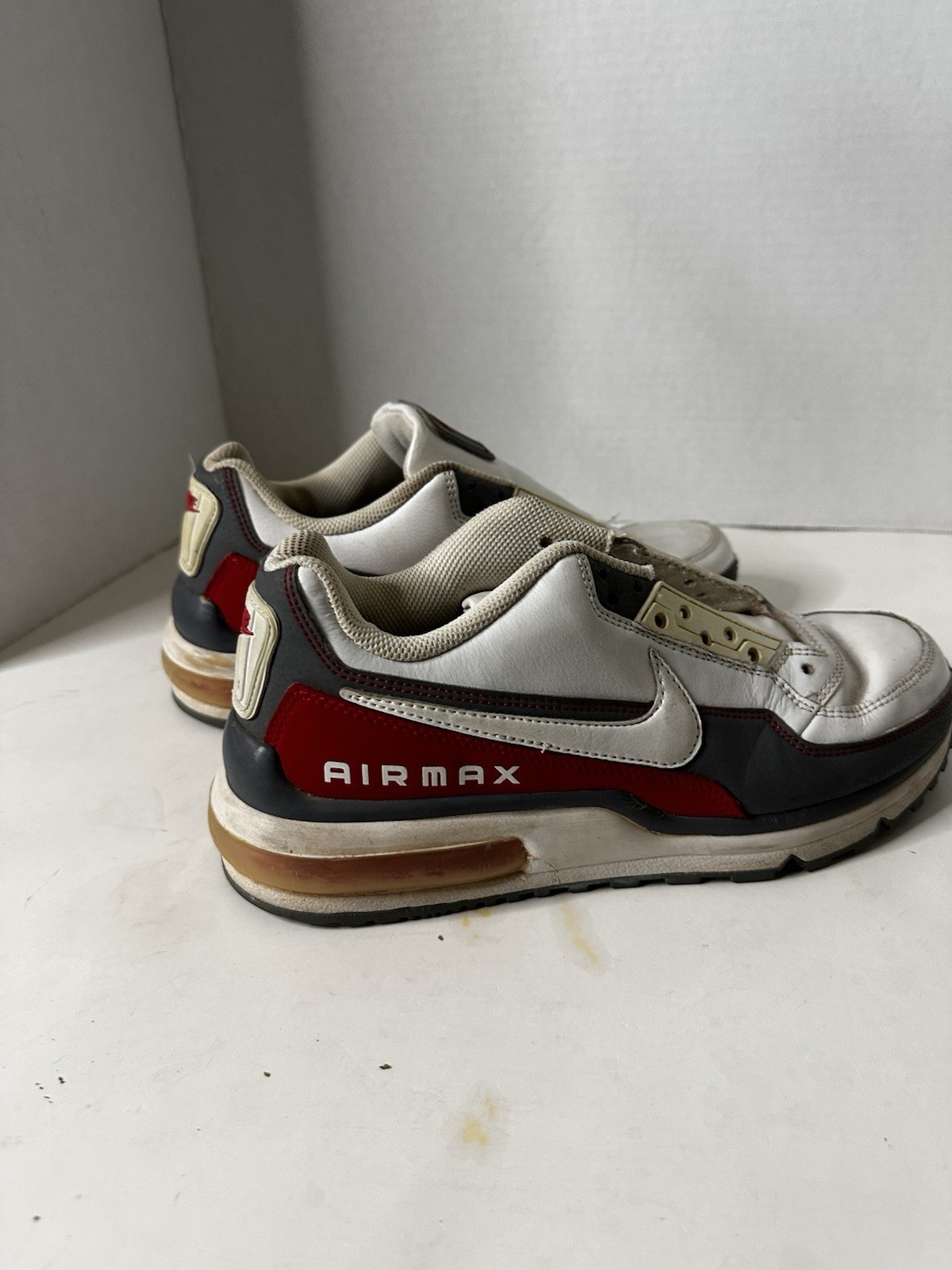 Nike Air Max – white and red Men’s Size 8