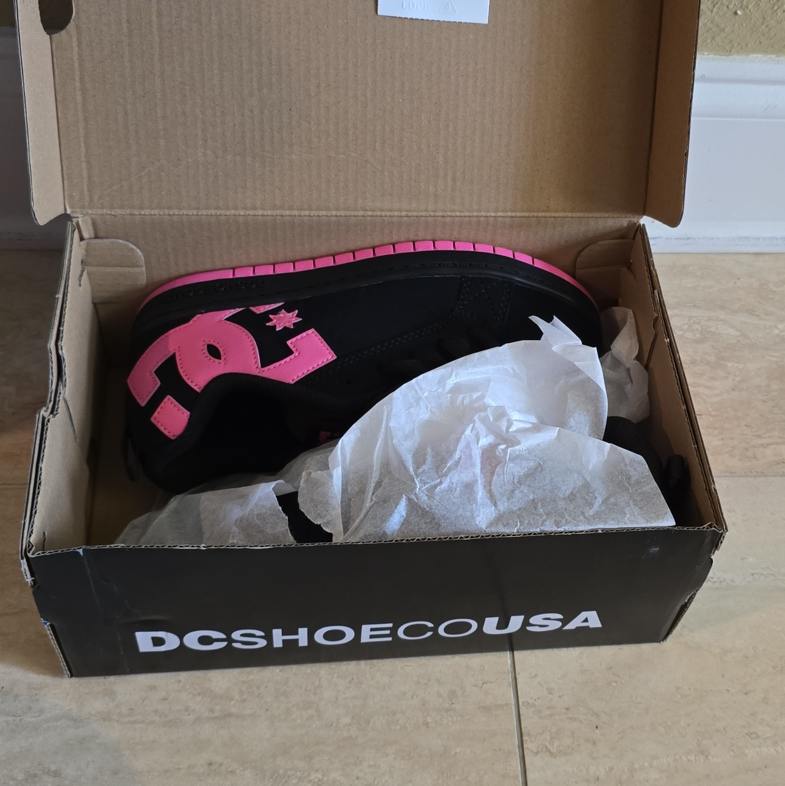 DC Shoes Court Graffik Unisex Kids Low Top Lace-Up Sneakers Black/Pink US 4.5